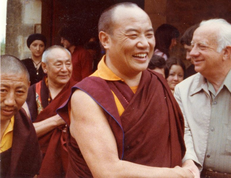Première cérémonie de la Coiffe Noire à Dhagpo Kagyu Ling