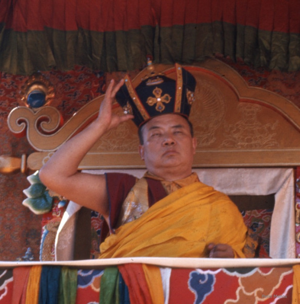 Première cérémonie de la Coiffe Noire à Dhagpo Kagyu Ling