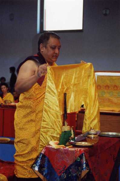 21 juillet 2001, le bouddha du grand temple de Kundreul Ling : de la création à la consécration