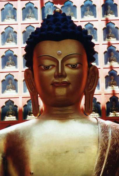 21 juillet 2001, le bouddha du grand temple de Kundreul Ling : de la création à la consécration