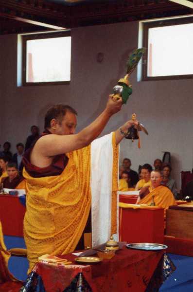 21 juillet 2001, le bouddha du grand temple de Kundreul Ling : de la création à la consécration