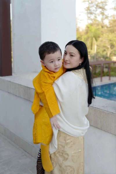 Photos de Thugseyla à l’occasion de son anniversaire / Photos of Thugseyla to celebrate his birthday