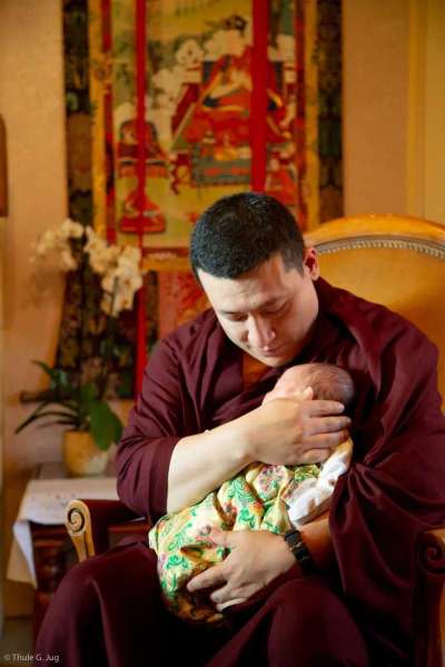 Les premières photographies du fils de Sa Sainteté Karmapa / First pictures of His Holiness Karmapa’s son