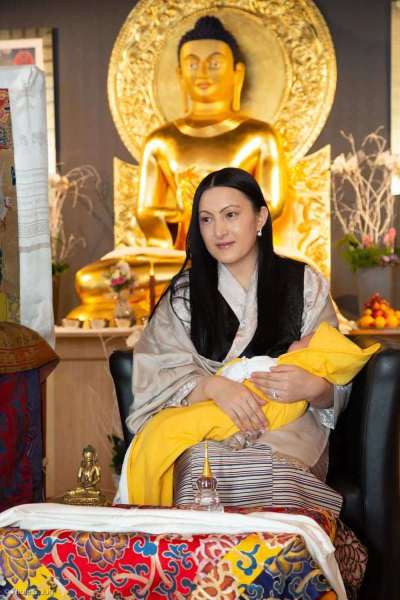 Les premières photographies du fils de Sa Sainteté Karmapa / First pictures of His Holiness Karmapa’s son