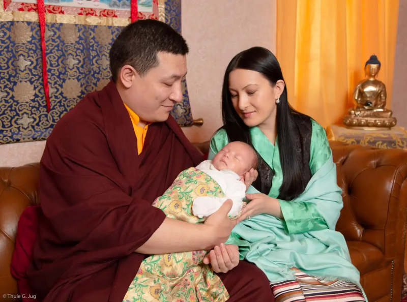Les premières photographies du fils de Sa Sainteté Karmapa / First pictures of His Holiness Karmapa’s son