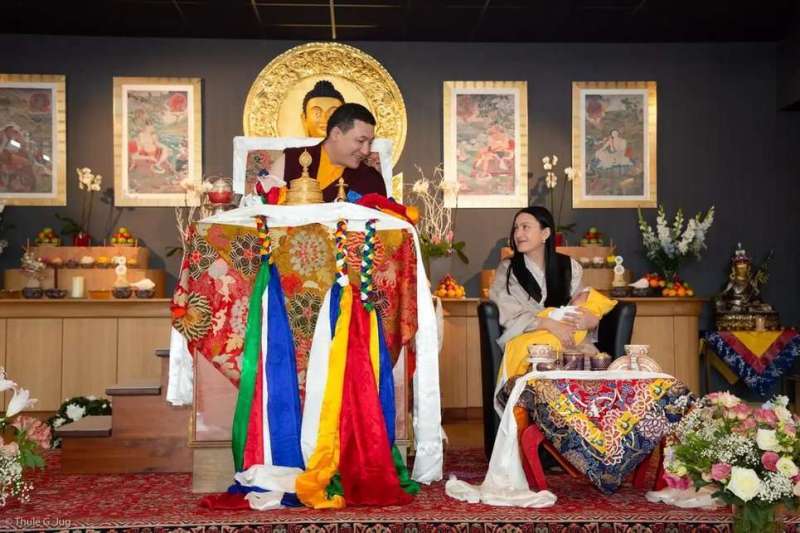 Les premières photographies du fils de Sa Sainteté Karmapa / First pictures of His Holiness Karmapa’s son