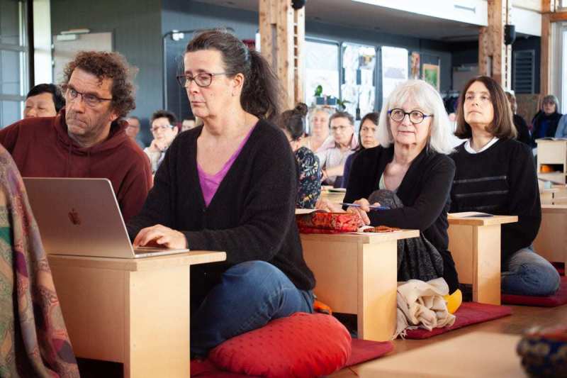 Retour en images sur la dernière retraite d’étude et méditation guidée par lama Jigmé Rinpoché, à Dhagpo Kagyu Ling