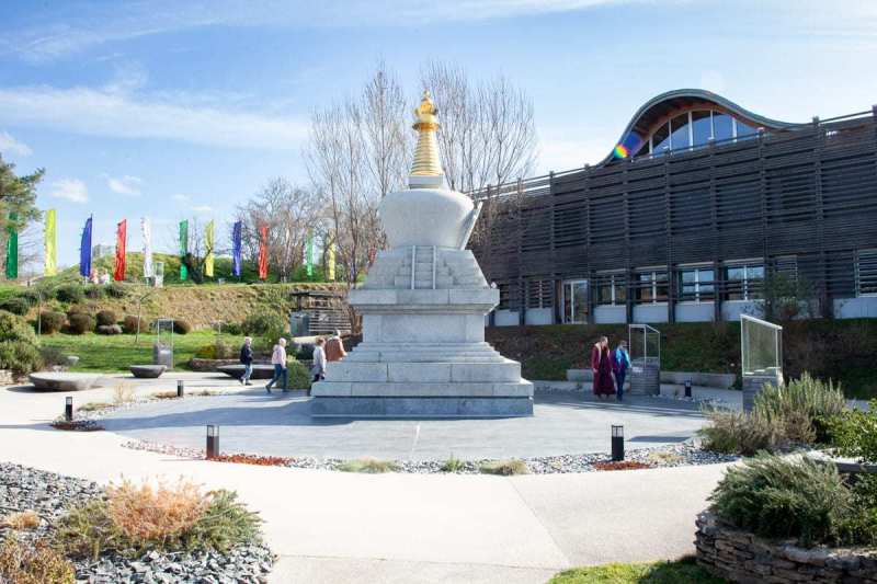 Retour en images sur la dernière retraite d’étude et méditation guidée par lama Jigmé Rinpoché, à Dhagpo Kagyu Ling