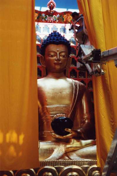 21 juillet 2001, le bouddha du grand temple de Kundreul Ling : de la création à la consécration