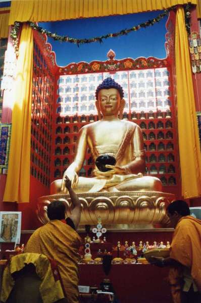 21 juillet 2001, le bouddha du grand temple de Kundreul Ling : de la création à la consécration