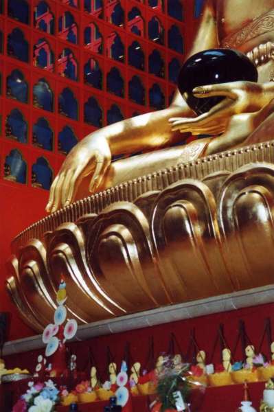21 juillet 2001, le bouddha du grand temple de Kundreul Ling : de la création à la consécration