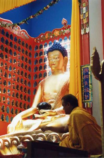 21 juillet 2001, le bouddha du grand temple de Kundreul Ling : de la création à la consécration