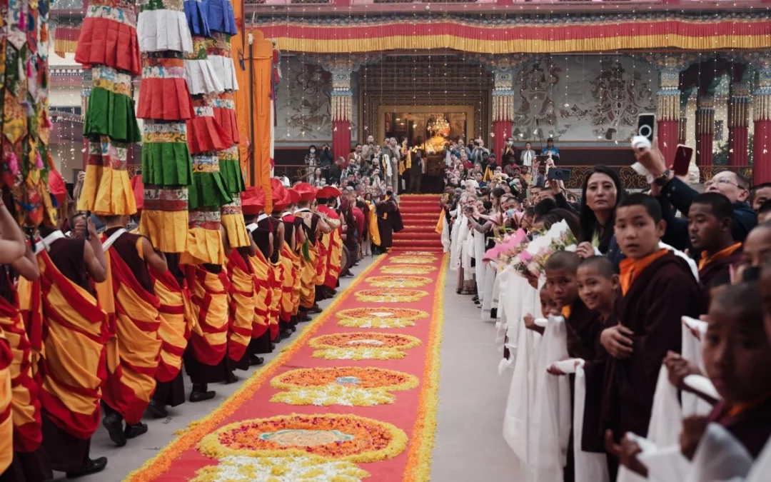 Los Kagyü Mönlams 2023: llegada de Karmapa y primer día