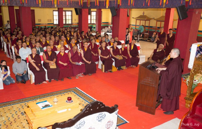 Allocution de Karmapa à l'occasion du premier anniversaire du décès de Shamar Rinpoché