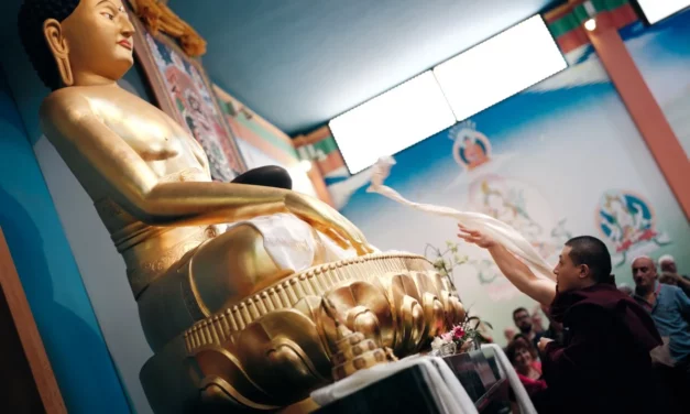 Karmapa confiere iniciaciones en Karma Guen y Benalmádena