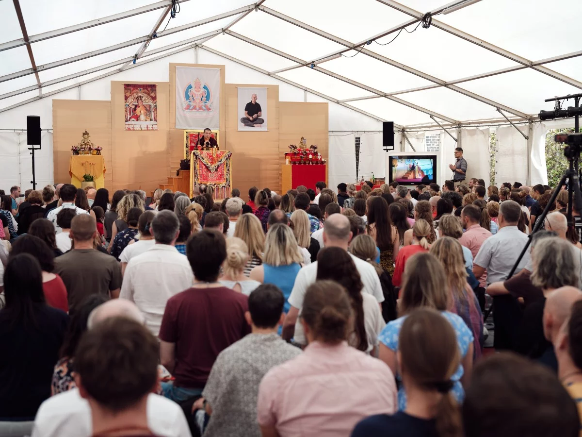 Karmapa partage le Dharma et transmet une initiation à l’Institut Beaufoy, à Londres