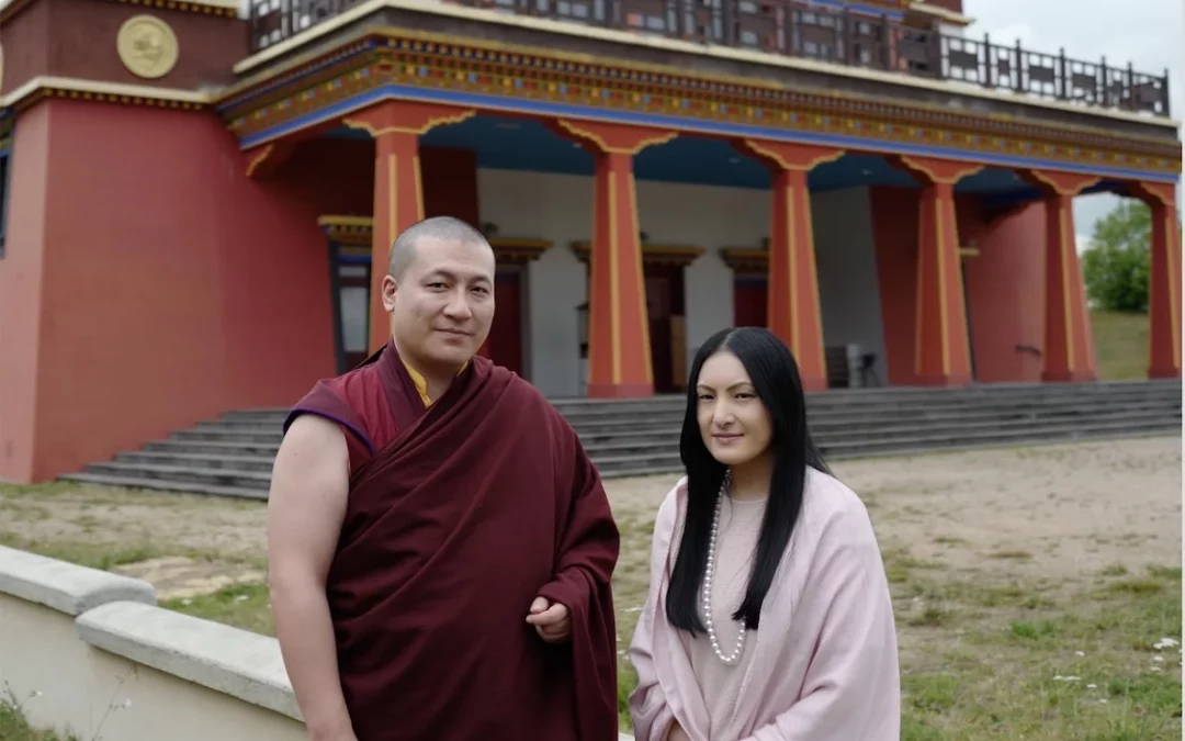 Karmapa et Sangyumla ont une heureuse nouvelle à partager avec vous…