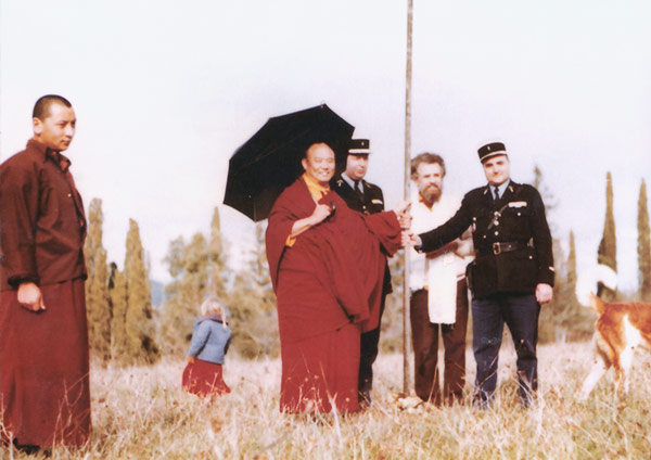 le 16e Gyalwa Karmapa se pose en Dordogne