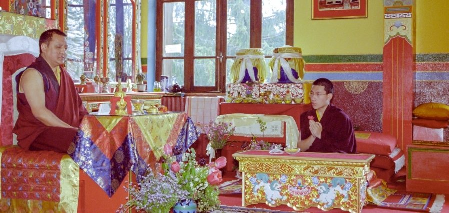 6 février 2000 : le XVIIe Gyalwa Karmapa en retraite à Dhagpo Kundreul Ling