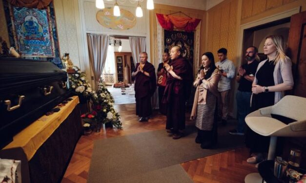 Karmapa se rend à Europe Center