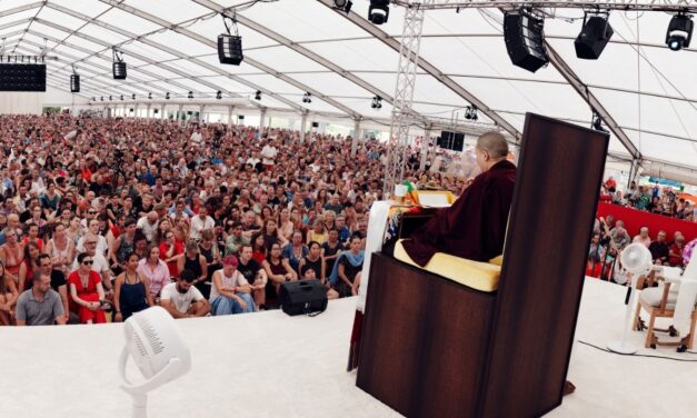 Karmapa se rend à Europe Center pour le stage international d’été