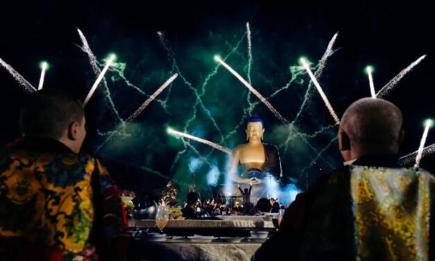 Karmapa se rend au Karma Kagyu Monastery de Tainan