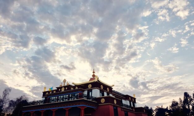 Une visite à Dhagpo Kundreul Ling